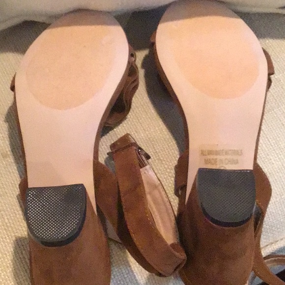 Chase + Chloe camel ankle buckle NWOT - Picture 5 of 5
